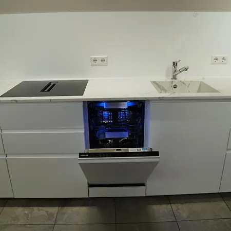 Kleine Studio-wohnung, Kontaktloser Check-in Apartment