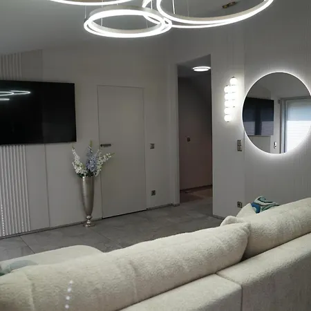 Kleine Studio-wohnung, Kontaktloser Check-in *