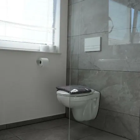 Kleine Studio-wohnung, Kontaktloser Check-in