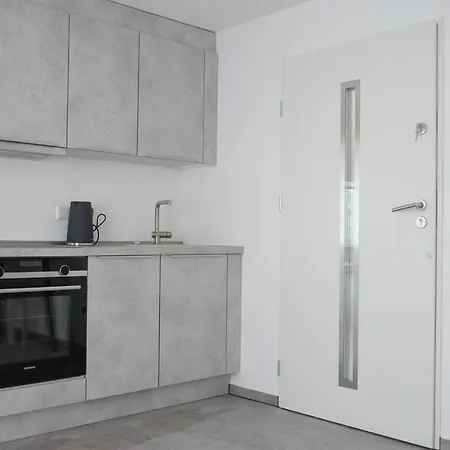 Kleine Studio-wohnung, Kontaktloser Check-in *